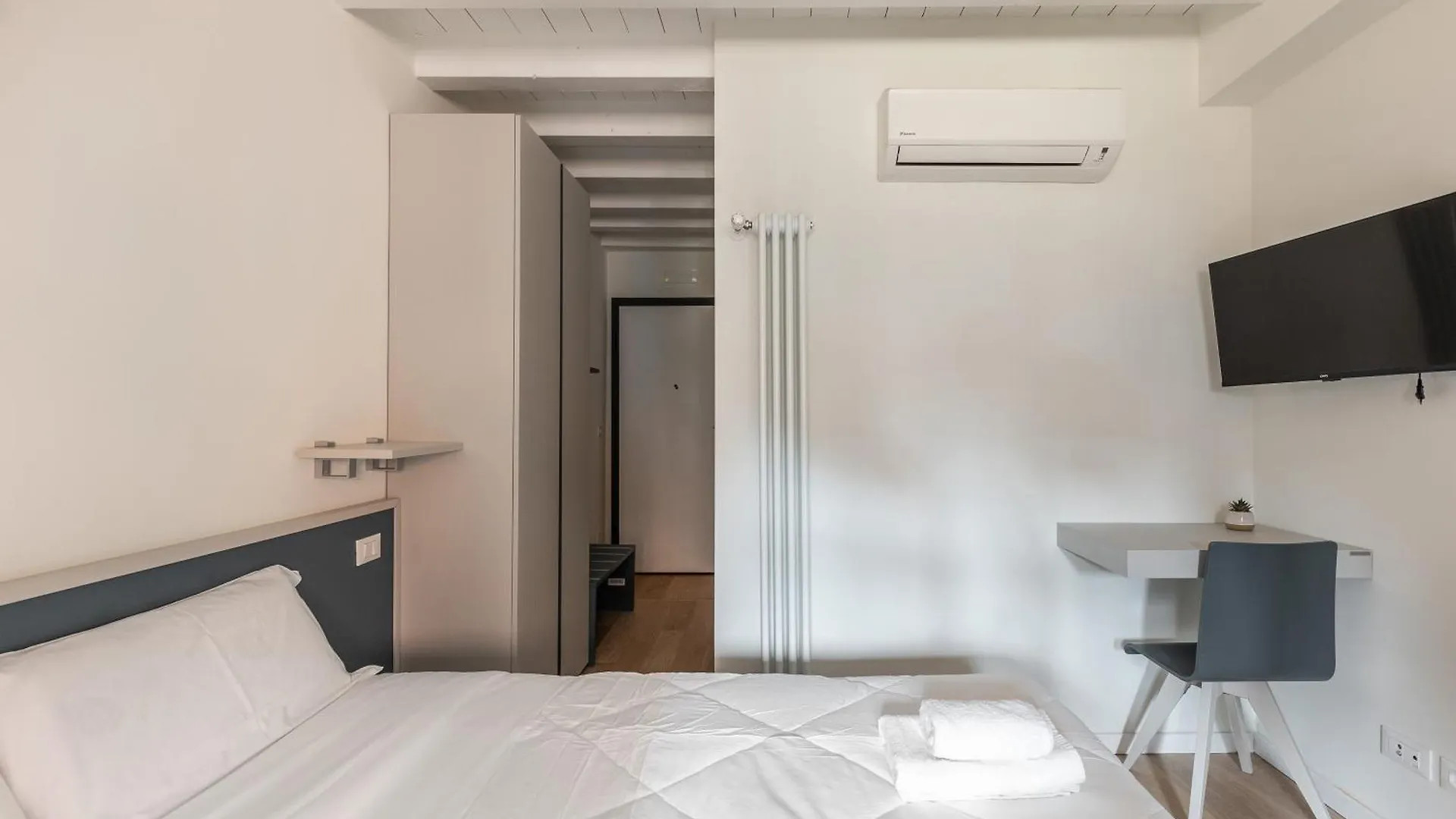 בולוניה Casa Gini Apartments - The View 0*,  איטליה